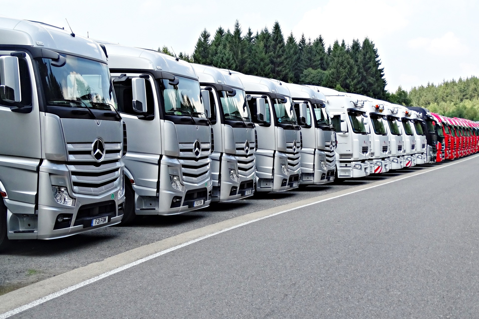 Melhores veículos de carga para uma transportadora.